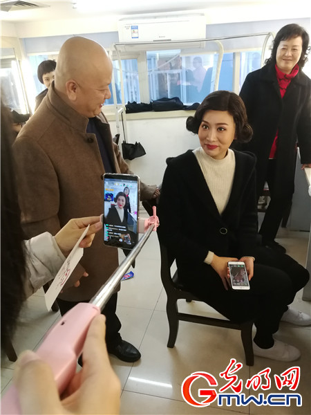 “青春遇见戏”中国传统戏曲融媒体传播之楚剧《乡里乡亲》