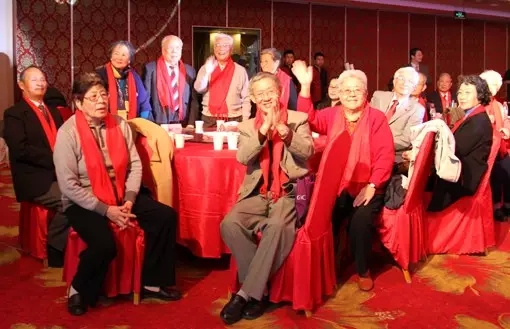 李春林副总编辑出席2015文化老人金婚庆典公益活动并致辞